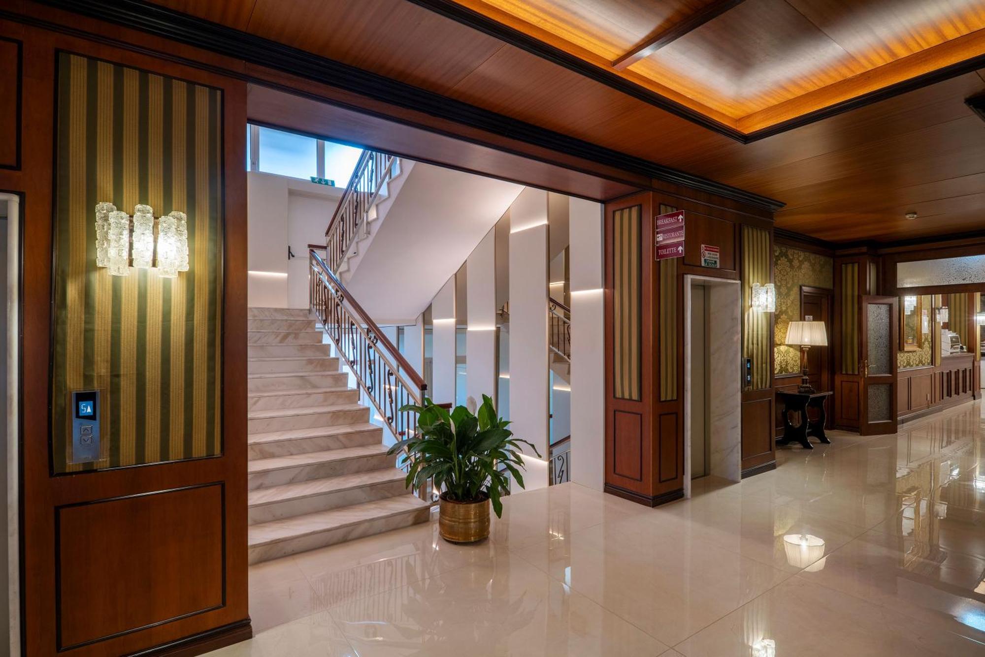 Hotel Delle Palme Lecce Luaran gambar
